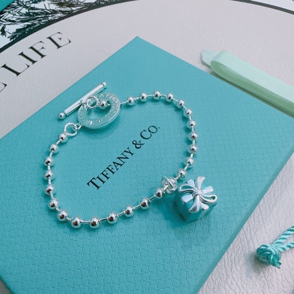 Tiffany & Co. Silver Bracelet with Turquoise Charm - Picture 5 of 6